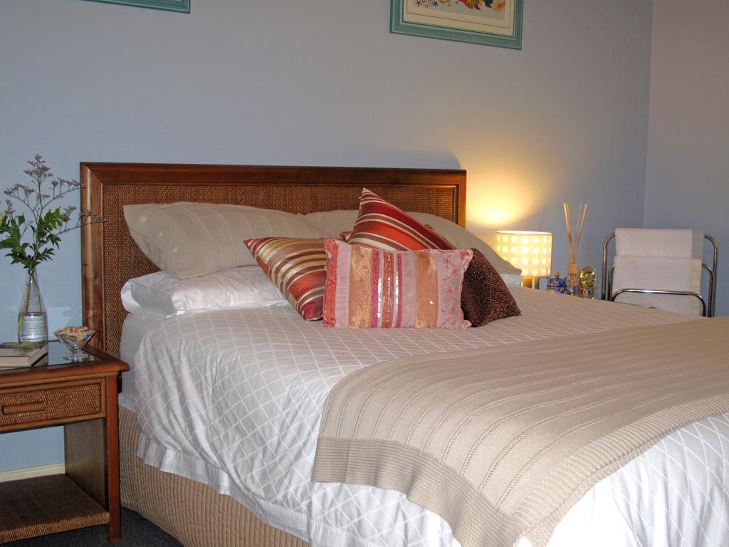 Jacaranda Creek Farmstay & B&B Sunshine Coast Kamer foto